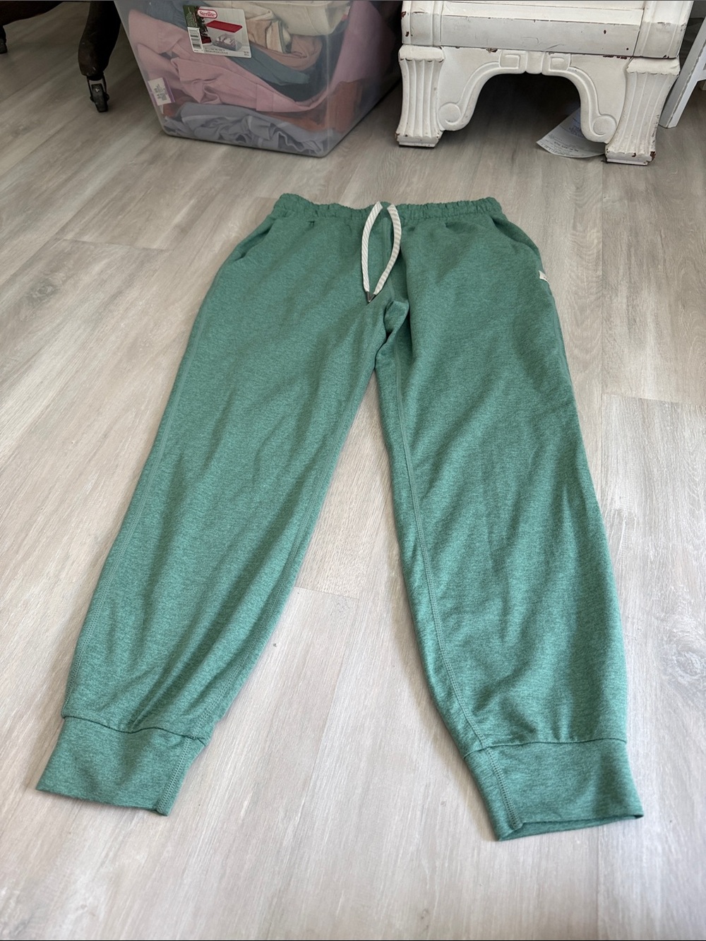 Vuori Heather Green Drawstring Joggers size XS
